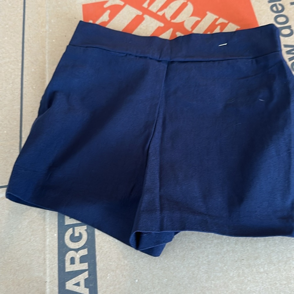 Navy shorts - Picture 2 of 2